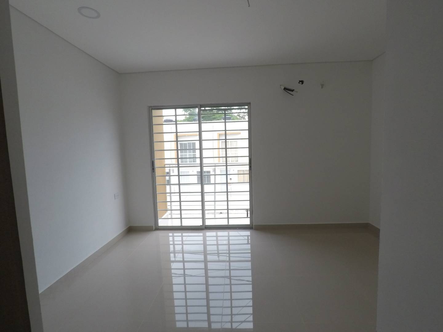 CASA EN ARRIENDO EN BOSQUES DE SANTA ELENA