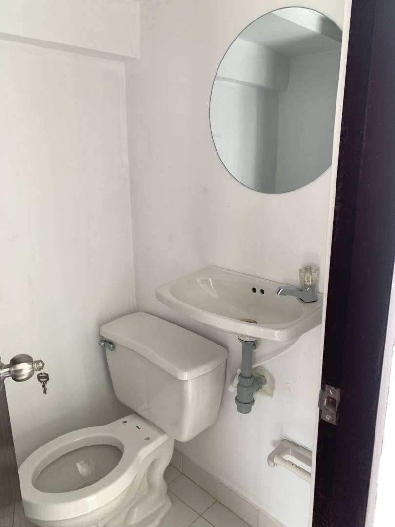 CASA EN VENTA EN CERETE