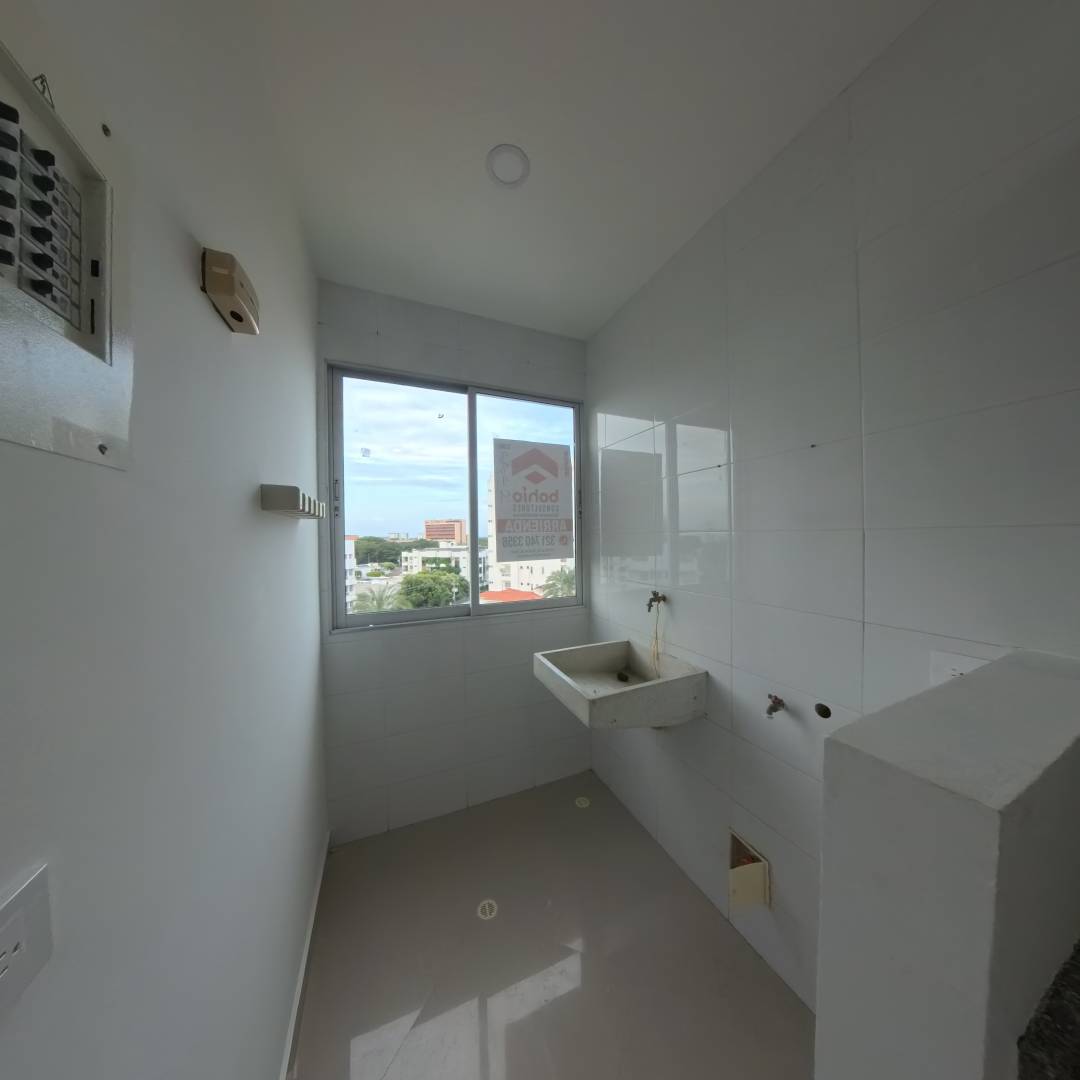 APARTAESUDIO EN ARRIENDO EN EL EDIFICIO QUATTRO 73