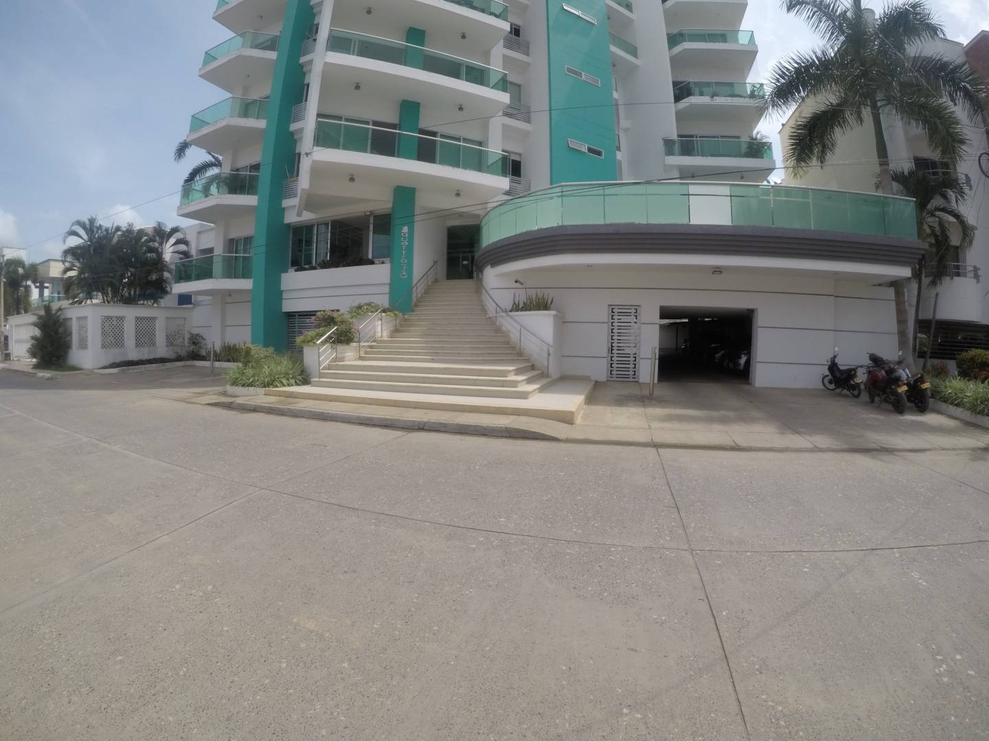APARTAESUDIO EN ARRIENDO EN EL EDIFICIO QUATTRO 73