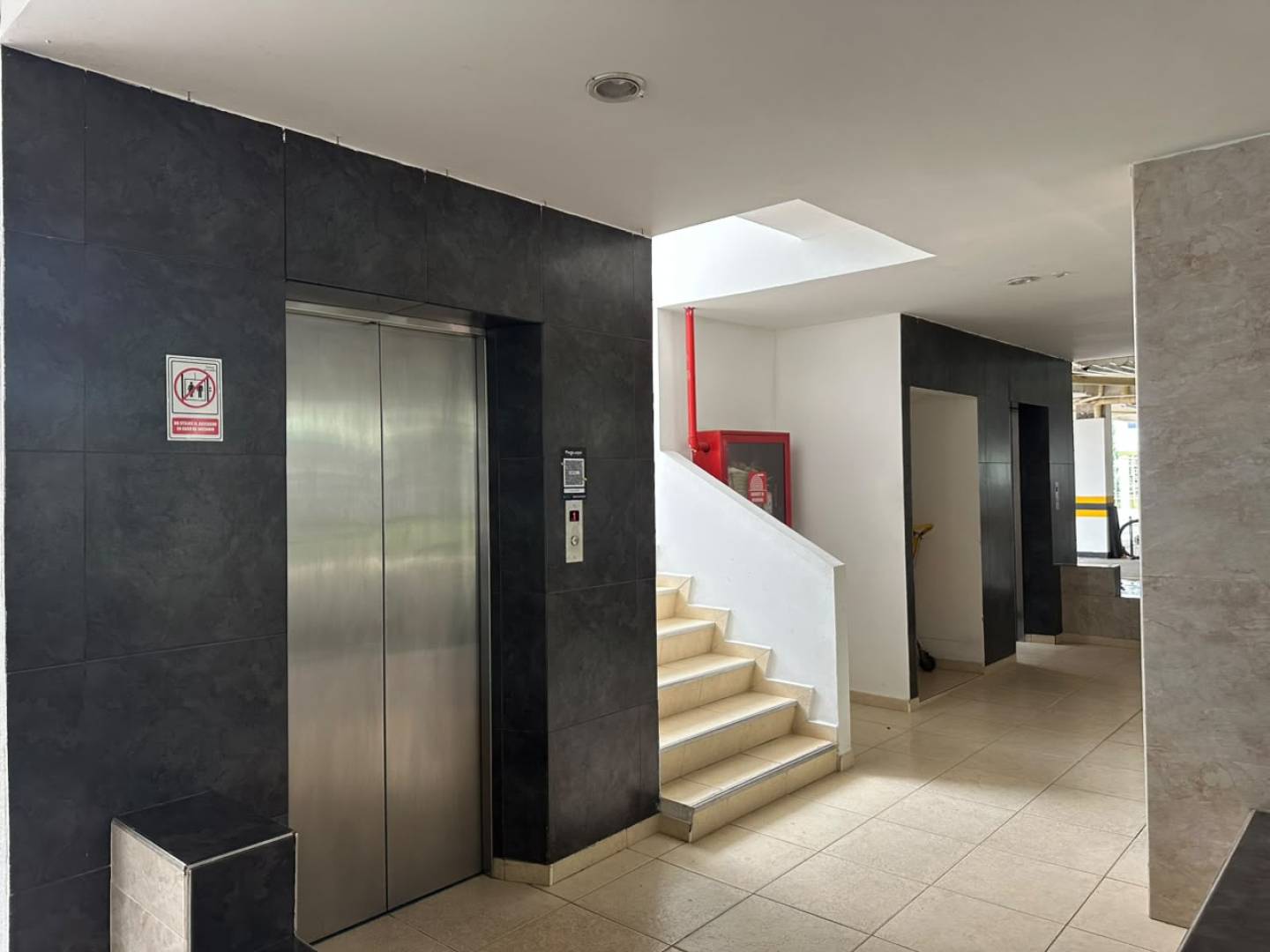 APARTAMENTO EN ARRIENDO AMOBLADO EN TERRAZAS DE CASTILLA