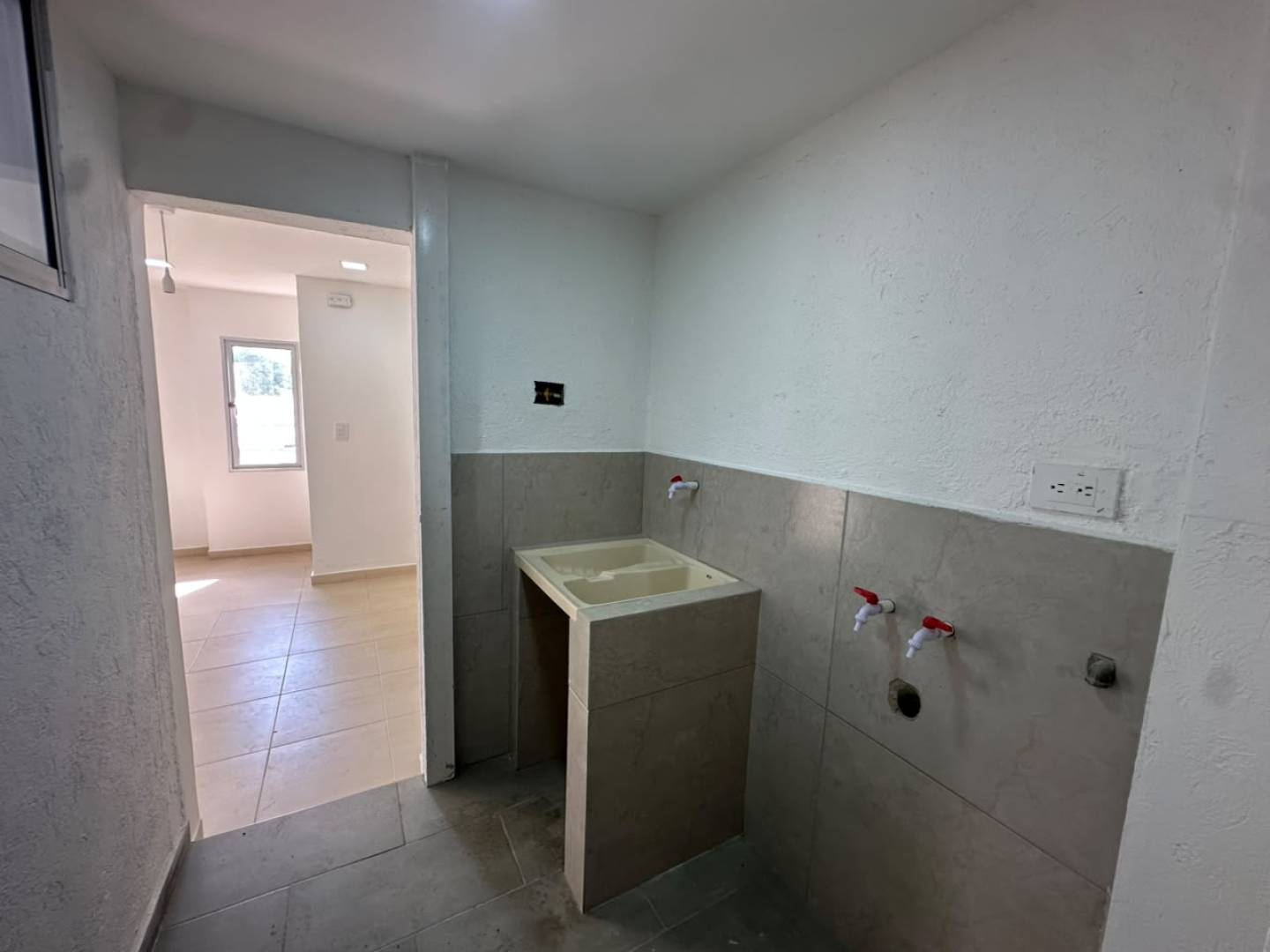 APARTAESTUDIO EN ARRIENDO EN LA FLORESTA