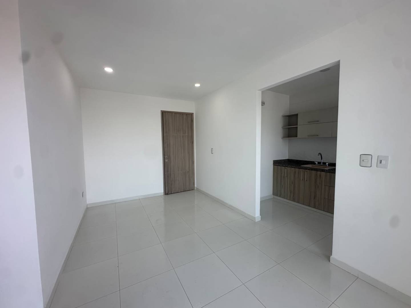 APARTAMENTO EN VENTA EN EL EDIFICIO MIRADOR RONDA DEL SINU