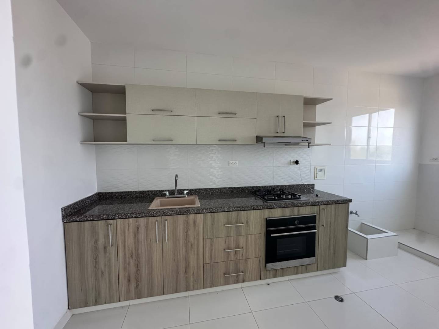 APARTAMENTO EN VENTA EN EL EDIFICIO MIRADOR RONDA DEL SINU