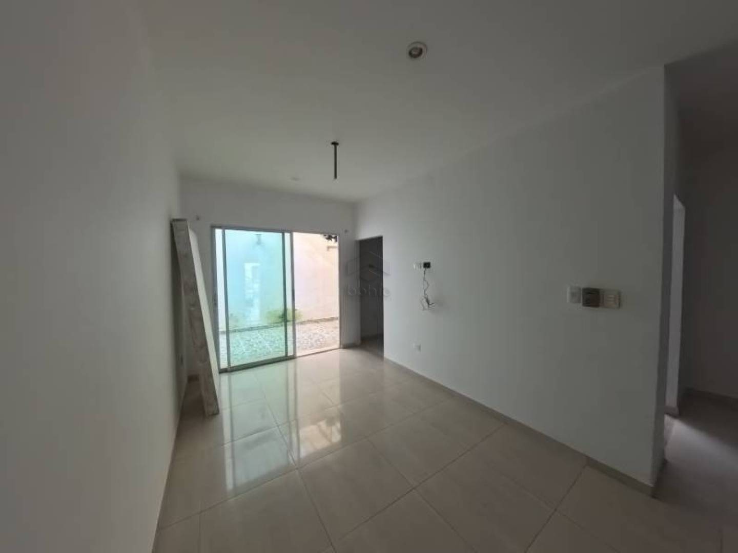 CASA EN VENTA EN LA FLORESTA