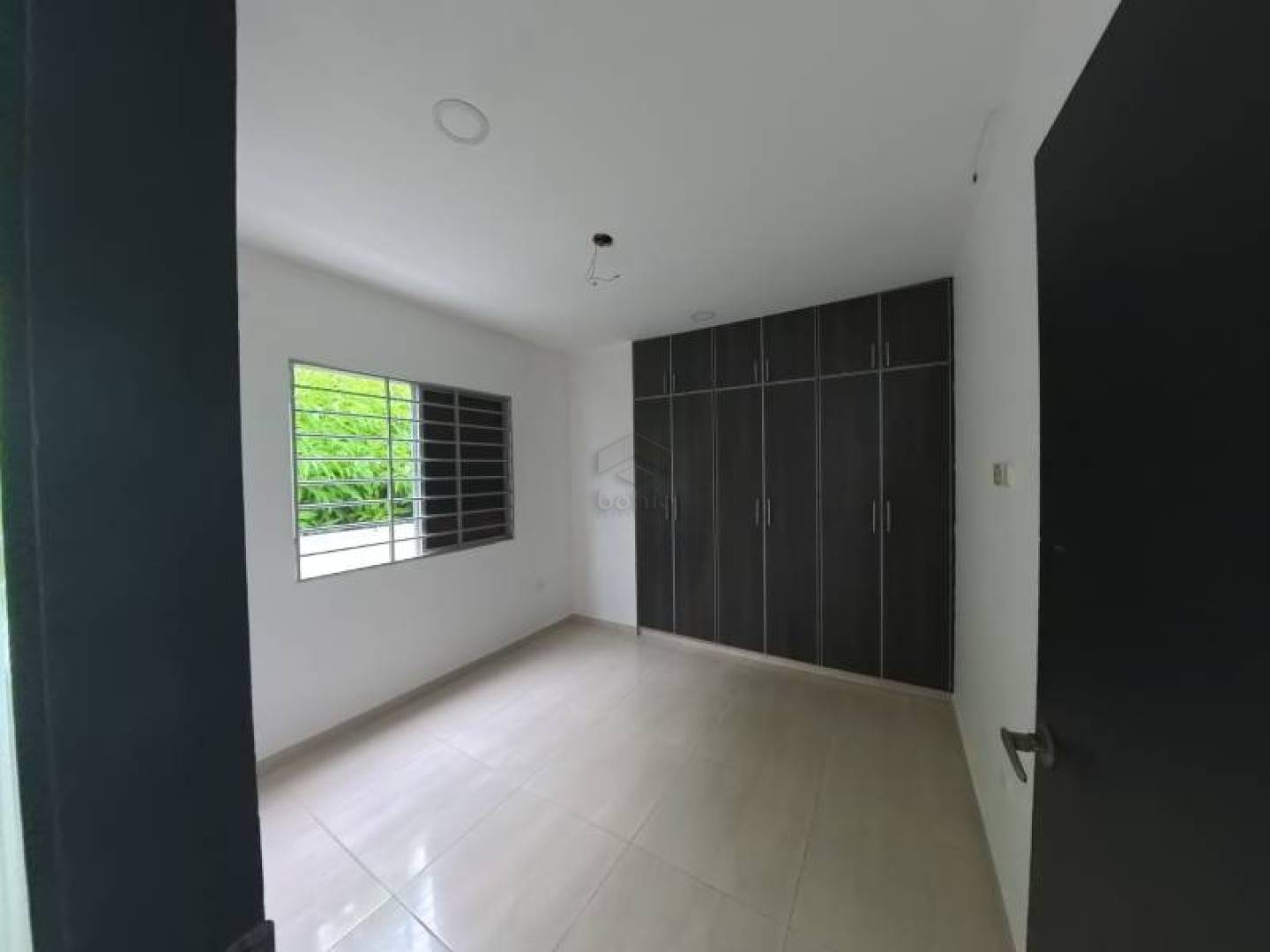 CASA EN VENTA EN LA FLORESTA
