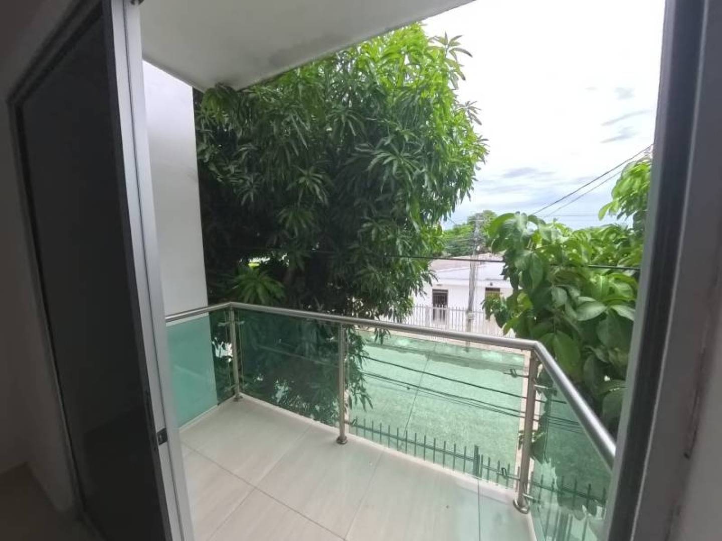 CASA EN VENTA EN LA FLORESTA