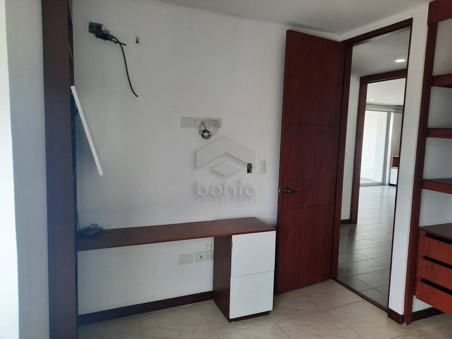 APARTAMENTO EN ARRIENDO EN EL EDIFICIO SAN PIERO