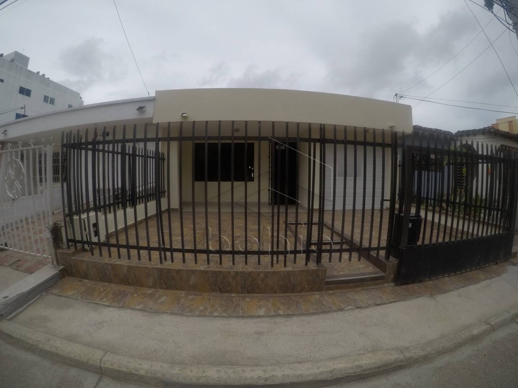 CASA EN VENTA EN EL BARRIO  LAURELES