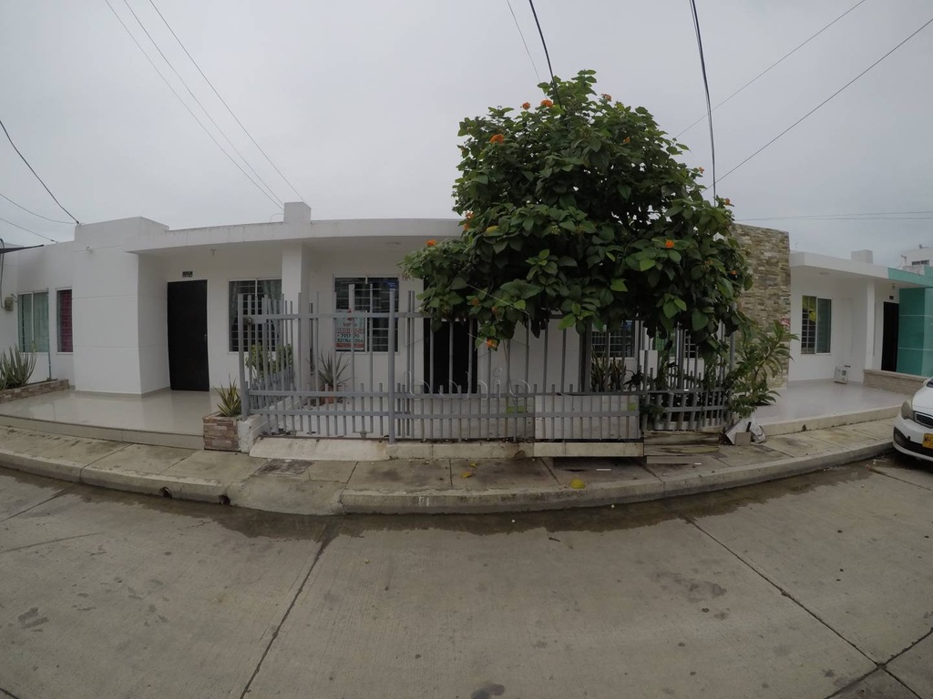 CASA EN ARRIENDO EN EL BARRIO SANTA ELENA