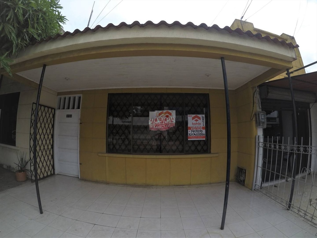CASA-LOTE EN VENTA