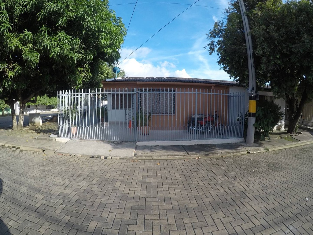 CASA EN VENTA EN EL BARRIO CARACOLI