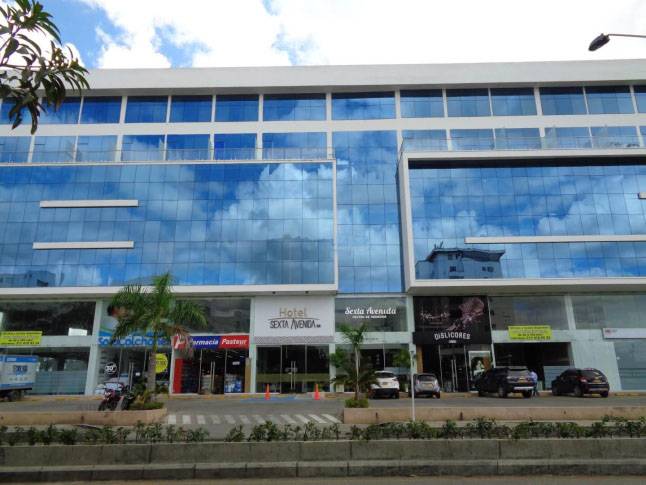 ARRIENDO OFICINA EN SEXTA AVENIDA