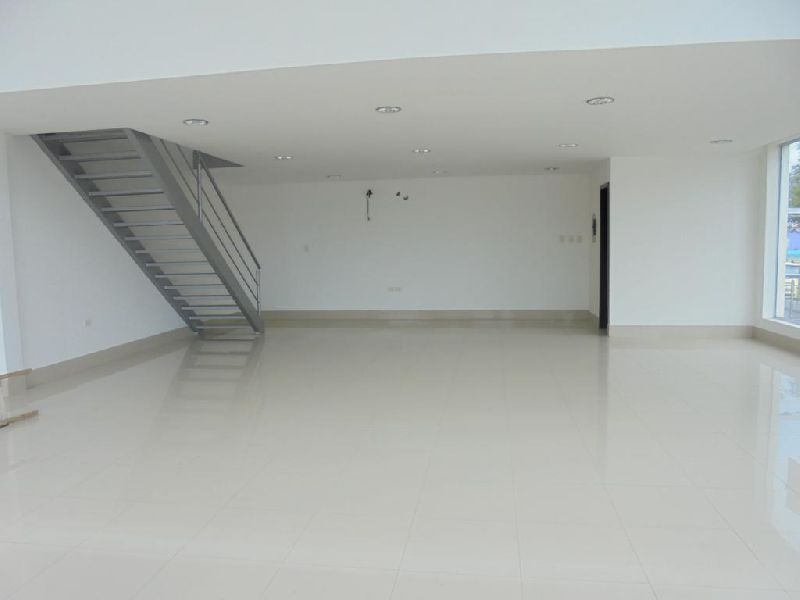 ARRIENDO LOCAL COMERCIAL EN MONTERIA – Av. CIRCUNVALAR