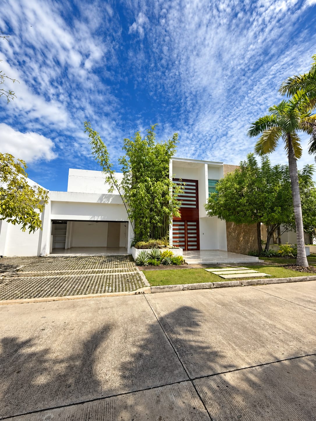 CASA - VENTA & ARRIENDO - SEVILLANA.1