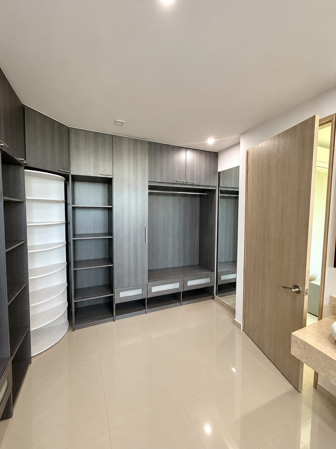 CASA - VENTA & ARRIENDO - SEVILLANA.1