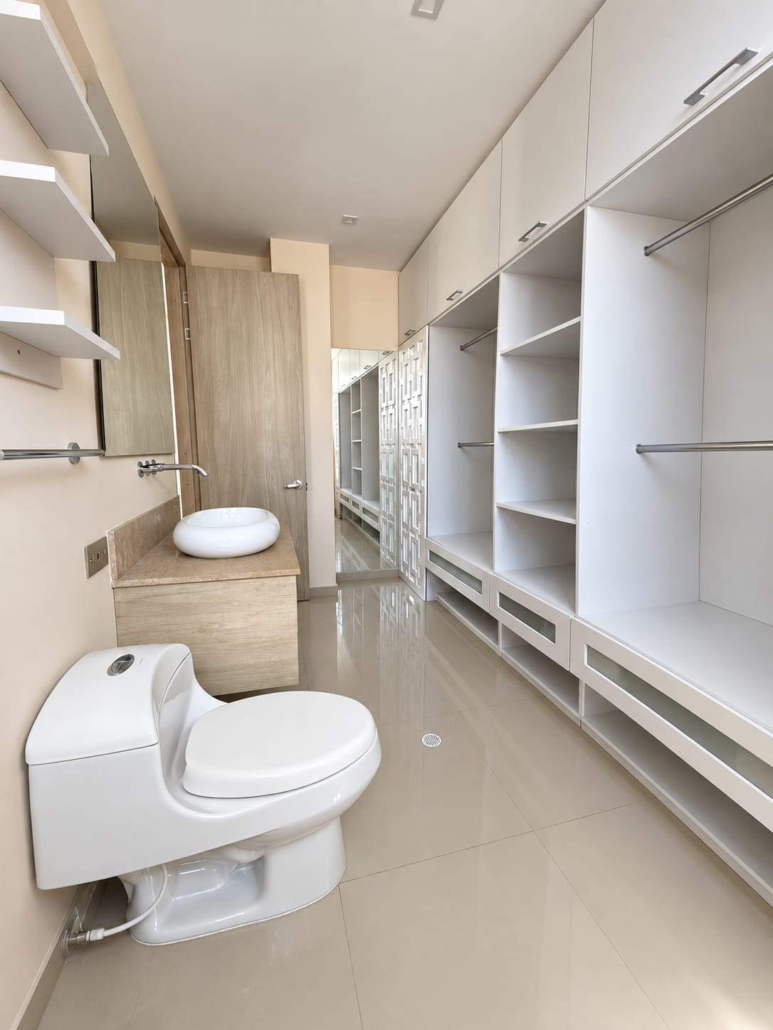 CASA - VENTA & ARRIENDO - SEVILLANA.1