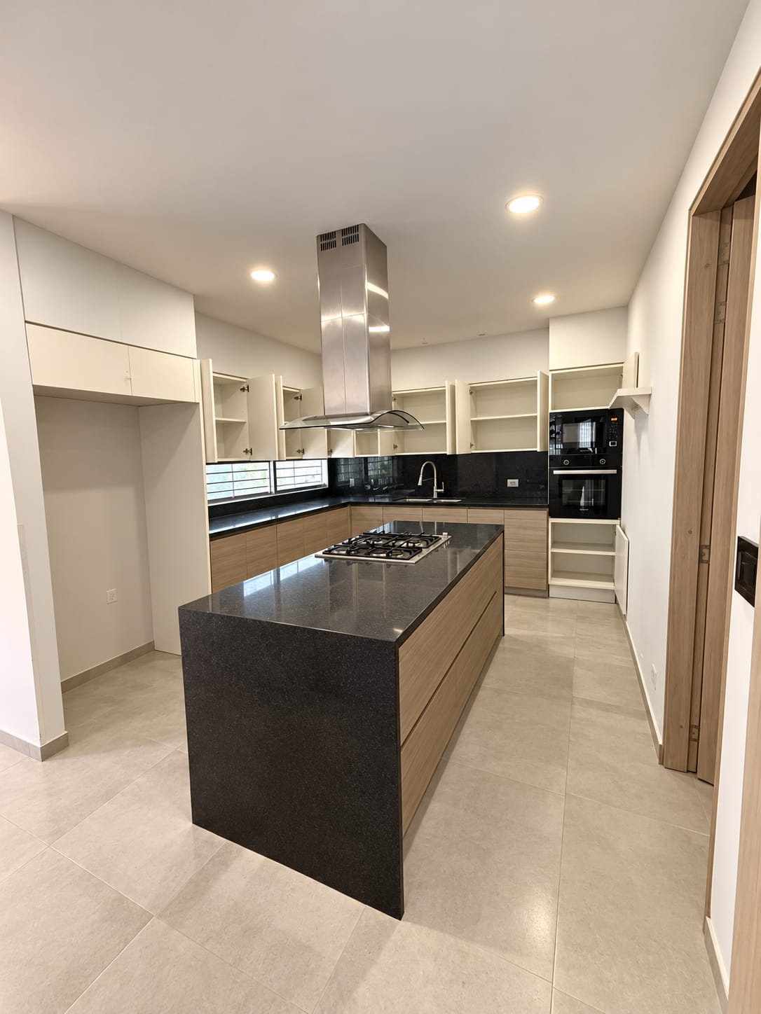 CASA - VENTA & ARRIENDO - SEVILLANA.1