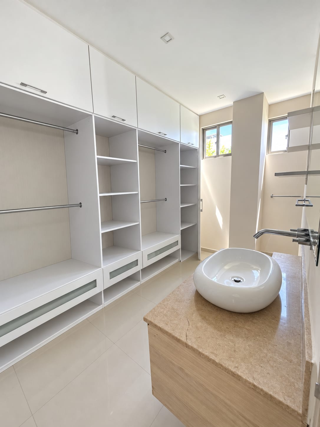 CASA - VENTA & ARRIENDO - SEVILLANA.1
