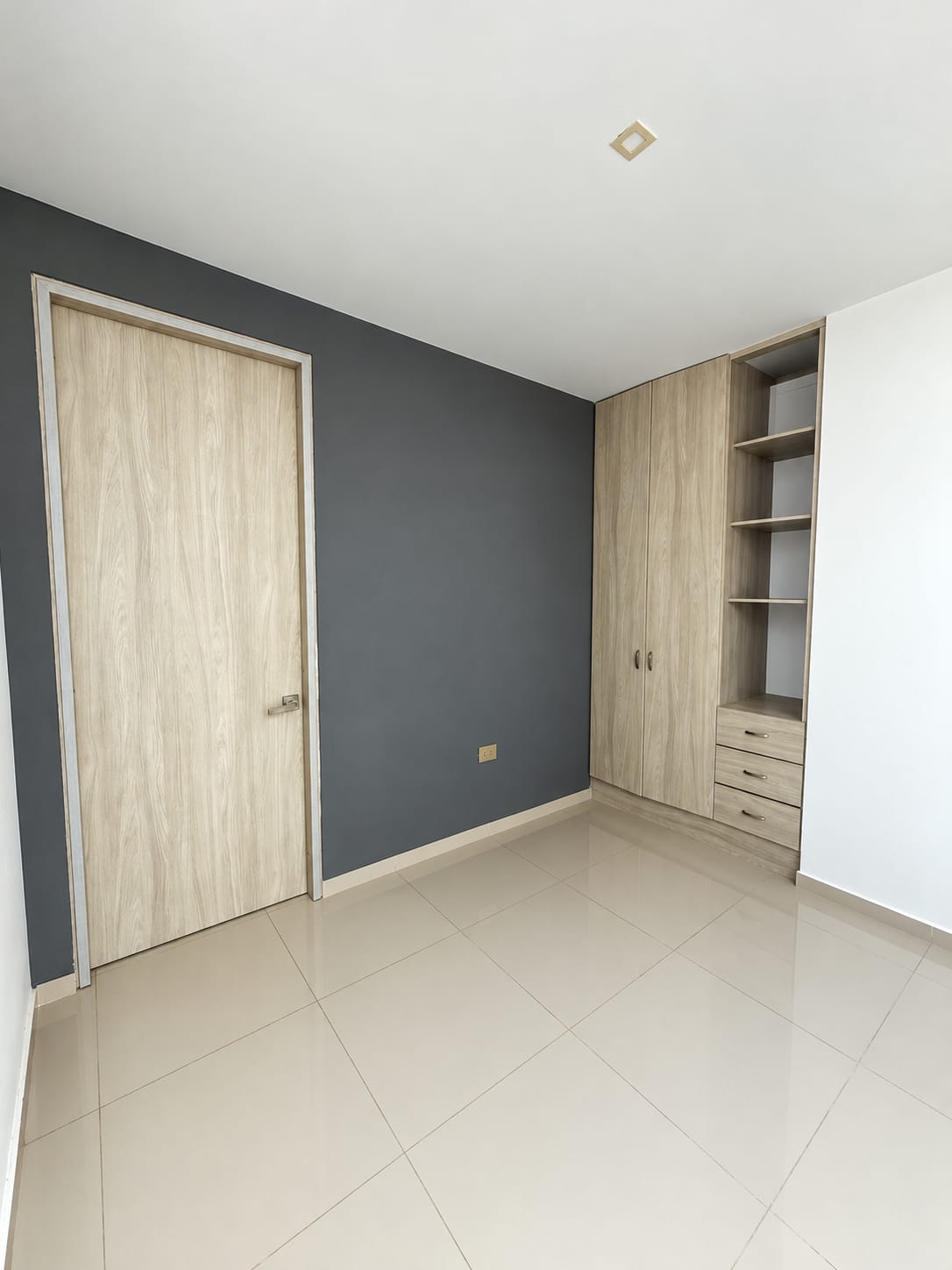 CASA - VENTA & ARRIENDO - SEVILLANA.1